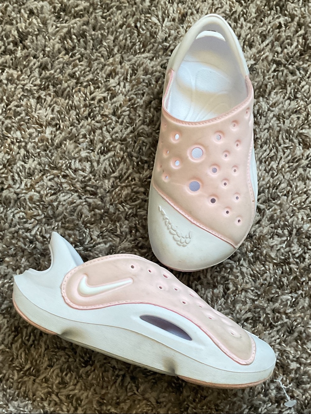 Nike Kids Slip-On Sneakers in Light Pink and White
